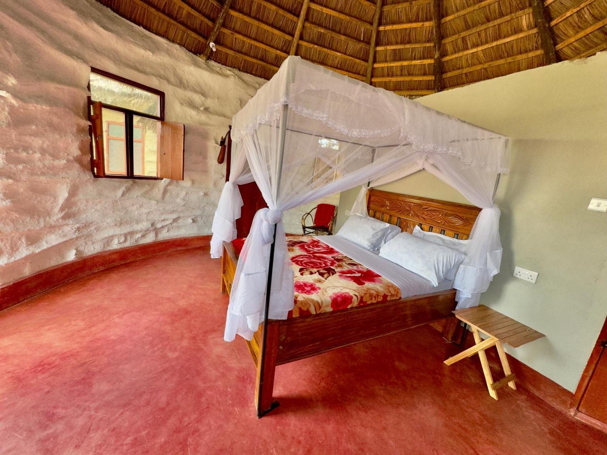 Maasai Eco Boma & Lodge - Experience Maasai Culture Makuyuni Eksteriør billede