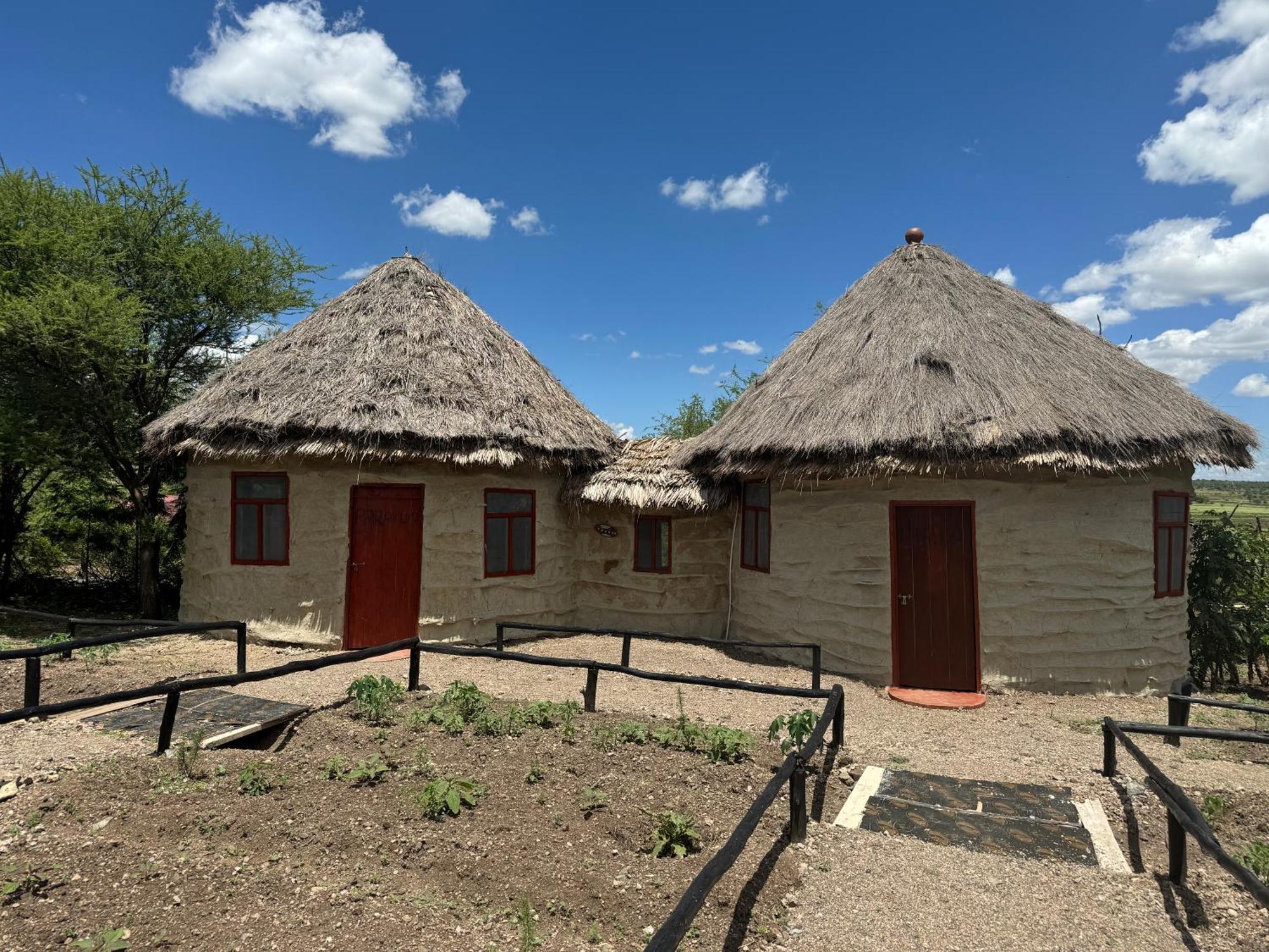 Maasai Eco Boma & Lodge - Experience Maasai Culture Makuyuni Eksteriør billede